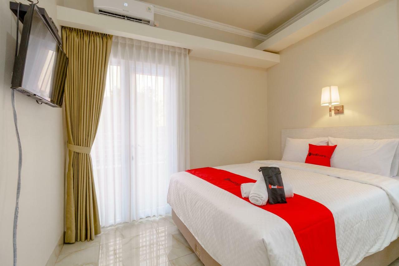 Hotel Reddoorz Near Taman Makam Pahlawan Cikutra Bandung Esterno foto